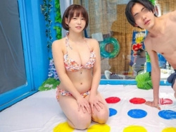 〖ミラー号〗ビキニからこぼれそうな胸がヤバいんです　 リア友だけどハメちゃったぁの画像
