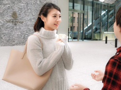 【奥様ナンパ】出産してからご無沙汰で産後処女な長身32歳美妖艶をお持ち帰り！スケベスレンダー美脚なお母さんが浮気墜ちするなか出しの画像