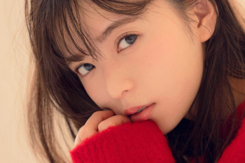 齋藤飛鳥　圧倒的存在感と心を射抜く眼差し。の画像