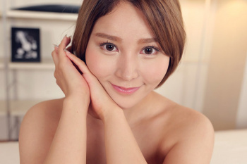 塩見エリカ　情熱的な唾液交換しながらの濃厚セックス。の画像