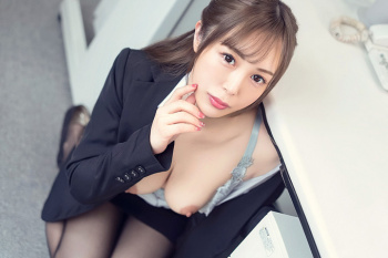 櫻木梨乃　舌をねじこみしゃぶり尽くしてくれる鬼アナル舐め先輩。の画像