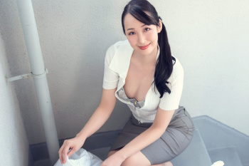 さくらみな　朝ゴミ出しする近所の遊び好きノーブラ奥さん…年下受験生との禁断性交。の画像