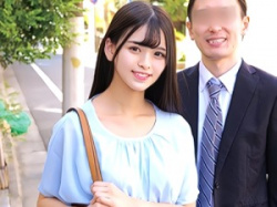 えっち...【素人ナンパ】「勃ってますよ♡」上司と部下がツイスターゲーム！既婚の上司チ〇コを部下のスレンダー女子が手コキ！の画像