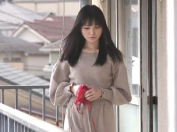 えっち...【他人妻NTR】「すごい気持ちいい//」団地暮らしの奥様！高身長なスレンダー妻が隣人の男性と交尾！の画像