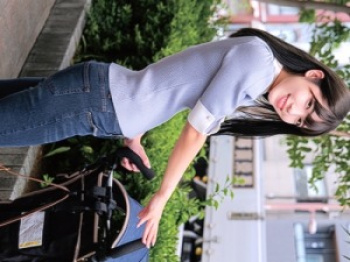 えっち...【他人妻ナンパ】「イッちゃいました//」AV男優の凄テク我慢企画！スレンダーで爆乳な産後処女の他人妻が挑戦！の画像