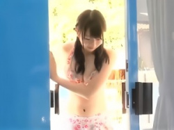 えっち...【マジックミラー号】可愛らしいツインテール美女が全裸でDTクンに跨りオマンコにちんぽをイン！【一般人ナンパ】の画像