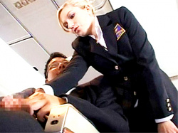 えっち...【白人CA×検証】ブロンド白人CAにチン起ちチンコ見せつけたらどうなるか！？まわりにバレないようにこっそり手コキの神展開！の画像