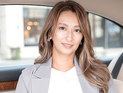 えっち...【奥様ナンパ】結婚して8年くらいだという奥様！主人と夜の営みがない奥様さんが電マをチクビにあてられる！の画像