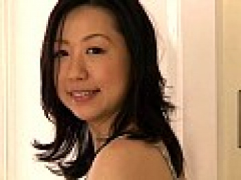 ドスケベ美人妻福山洋子が淫猥な妄想の中で癒し自慰の画像