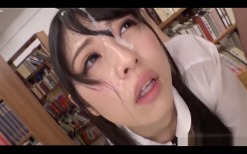 【いつもぶっかけJK】制服に白ハイソのドMマゾな黒髪ツインテールの素人優等生ロリ女子高生を図書館で集団レイプ輪姦ちかん！ぶっかけ顔面三昧！の画像