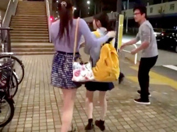 ＜連続射精×連続なか出し＞四十路熟女と娘女子学生をナンパ連れ込みし乳首舐め手コキで挑発する母娘と絶倫3Pのハーレム交尾の画像