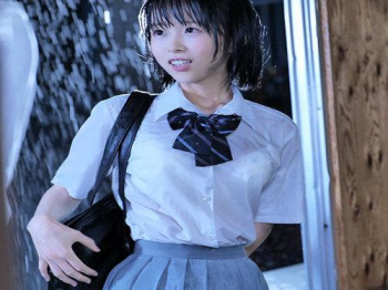 【可愛すぎる】JKアルバイト娘の男を狂わすあざスケベ誘惑やべぇぞｗロリ天使に誘われたら全て忘れてラブホ不倫の画像