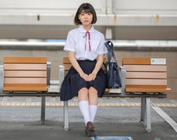 【女子高生ベロチュー】セーラー服越しに感じる絶頂に入り浸り学校終わりにイカされヨガる女子高生の画像