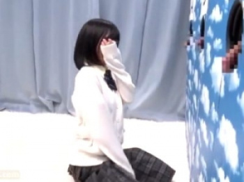 女子校生がチンポ当てゲームにカップルで挑戦！外したら罰ゲームNTR！勃起チ〇ポ挿入されて寝取られる！可愛い女子高生が着衣エッチの画像