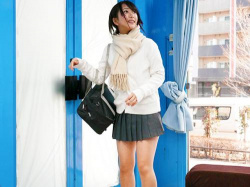 【マジックミラー号】クソ可愛い幼い幼い女学生をナンパ!「逝っちゃうーーーーッ」スタッフに騙されてパコられた美女w【素人女学生娘】の画像