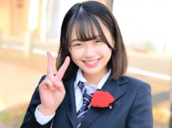 【シロウトナンパ】「あっ…ヤバい…だめ…」卒業式終わりの女の子校生！幼い見た目の幼い娘が素股で擦られ感じる！の画像