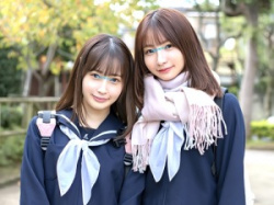 【マジックミラー号】「だめぇ!あぁぁぁ!」野球拳をした女の子校生コンビが中から外が見える状況でSEX!【素人ナンパ】の画像