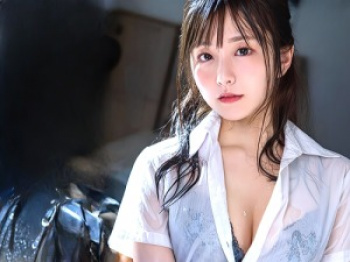 【ゲリラ豪雨】突然の豪雨で帰れなくなった男女！びしょ濡れで服が透けて下着が見えるOL上司とオフィスエッチ！の画像
