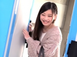 【MM号】背が低いロングヘア女の子大生!同じ大学に通う男とセックスをする小柄なちっぱい女の子!【素人ナンパ】の画像