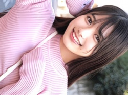 【素人ナンパ】「触っていいですよ♡」可愛い女子大生がインタビュー中にパンチラ!可愛い娘がチェリーボーイと温浴!の画像