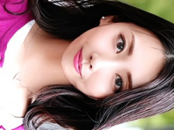 【他人妻ナンパ】「ちょっと見せるだけですよ？//」美肉尻で美脚！旦那以外のおちんぽフェラした33歳の他人妻がHOTELへ！の画像