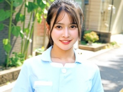 【素人ナンパ】「あぁぁ…ちんぽスゴい…」26歳のお姉ちゃんさん！整形外科で働く看護師さんがチェリーちんぽをフェラ！の画像