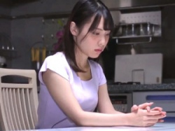 【奥様NTR】「やめてください！中はやめて！」ダンナの上司に生で犯され膣内ザーメン発射されてしまったスレンダーな身体の奥様！の画像