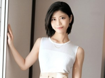 【素人】ノースリーブが似合う32歳のお姉ちゃんさん！空港のグランドスタッフとして働くアラサーさんがAV出演！の画像