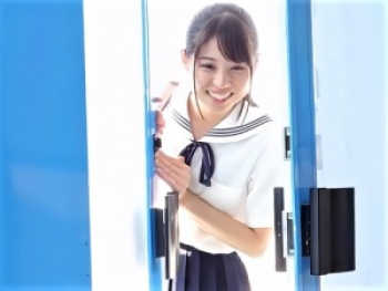 【ミラー号】真夏の田舎で声掛け！透明感抜群の制服女の子！処女の田舎女の子が若まんこに肉棒をインされる！【素人ナンパ】の画像