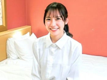 【素人ナンパ】「えっ//顔の上に乗るの？//」29歳のお姉さん！アラサーの女性先生が処女男クンの顔の上に乗る！の画像