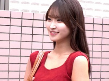 【他人妻ナンパ】28歳のアラサーに見えない若々しいルックスの奥様！子持ちの妖艶で旦那とセックスレスな他人妻さん！の画像