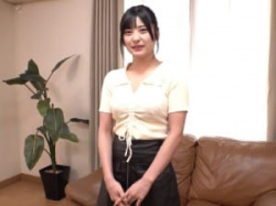 【奥様ナンパ】子供がいるという26歳マダム！ロングのポニーテールが似合う奥様さんが屋外でディープキス！の画像