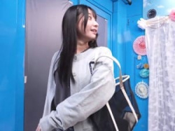 【一般人ナンパ】声をかけられたカーディガンコーデのお姉さん！22歳の大学4年生がディルドひっこ抜きゲームに挑戦！の画像