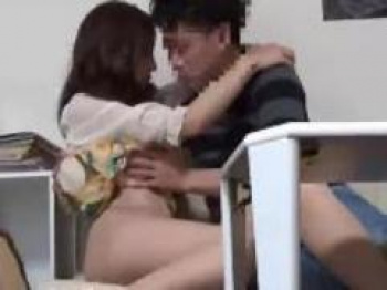 ＜熟女ナンパ＞38歳の綺麗な人妻が口説かれその気になり不倫に走る。チンポを咥え愛撫され挿入、激イキ中出し性交の画像
