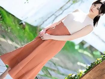 〖奥さん×デビュー作品〗スレンダーBODYの超美人な奥さんさん初AVで子宮バッコバコ突かれてエロ顔でイキまくるの画像
