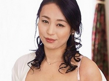 『本物のちんぽイイわぁ』淫語ラッシュの性欲旺盛な熟女母が義息子ちんぽにがっつきハメまくるの画像