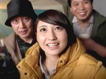 ＜奥様NTR＞町内の屋外キャンプで泥酔…昏睡状態のえろ巨尻な美魔女を肉便器ペットに調教する絶倫3Pの”輪姦”なか出し輪姦の画像