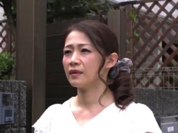 自首前にしばらくヤレなくなるオマ〇コを思う存分ハメまくる！本能を曝け出し絡み合う中年男女の本気種付！の画像