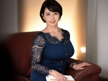 【初撮り】結婚24年目を迎える2児の母なJカップ爆乳50歳美熟女がAVデビュー！日常的に浮気してる美熟女が刺激を求め出演の画像