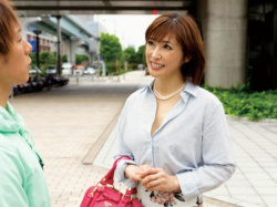 【奥様ナンパ】清楚美人な45歳セレブ美マダムをホテルお持ち帰り！若ちんこに発情した一般人マダムおばさんが不倫3Pでえろ痙攣興奮の画像