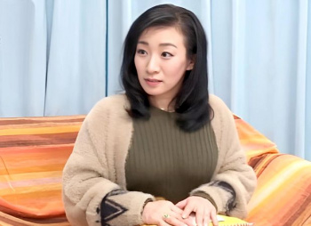 ＜他人妻ナンパ＞えろ清楚な49歳の美妖艶をMM号にご招待！電マ調教で大量潮吹きする敏感子宮に無許可ナカ出し！＜お漏らし企画＞の画像