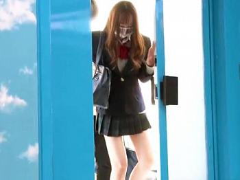 マジックミラー号❣️彼氏のチンポを選び間違えたロリ女子高生！「ごめん許して」どきどきNTR挿入へ！素人jk動画の画像