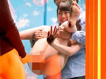 [美乳]＜逆転マジックミラー号＞「外から見られてたんですね///」MM号に集った男連中！ロリギャルの痴態が丸出しにｗ＜素人作品＞の画像