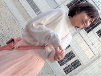 【素人ナンパ】ロリ可愛い大学生の美女！脱いだらおっぱいの大きい素人女子が大人デカチンで若まんこを突かれる！の画像