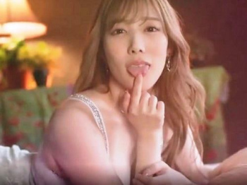 【小宵こなん】エロい舌を絡ませベロチューしてきた巨乳美痴女の濃厚唾液と大きなおっぱい密着で脳内とチ〇ポが発情して。。。の画像