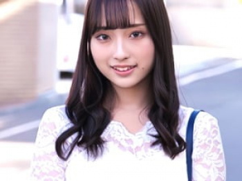 【他人妻ナンパ】インタビュー中にパンチラしている奥様！皮の被ったおちんぽを剥き洗いした26歳の他人妻が挿入を受け入れる！の画像