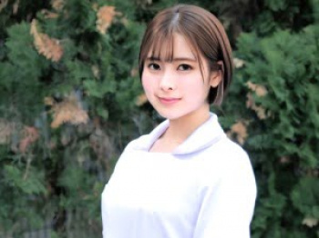 【素人ナンパ】「おっぱいはEカップです♡」ショートカットの25歳ナースお姉さん！患者さんのおちんぽをおっぱいで挟む！の画像