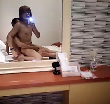 男娘Twitter動画 ラブホでエッチしてるのを自画撮りの画像