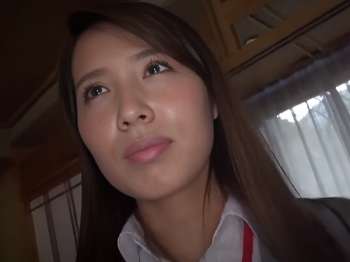 そのぽってりしたクチビルでチ〇コを包んで上下に動かすフェラされたい！SOD女子社員とのセックスは素人感が満載です！の画像