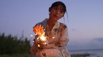 華やぐ夏 菊地姫奈が魅せるグラビアの画像